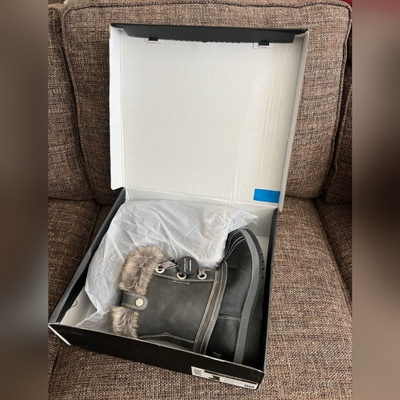 New, NIOB, Women's London Fog Milly Winter Snow Boots Faux Fur,  Size 9 - Picture 2 of 9